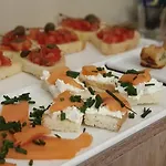 Ines Couette-café Giardini-Naxos