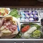 Ines Couette-café Giardini-Naxos