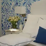 Ines Couette-café Giardini-Naxos