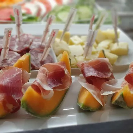 Ines Готель типу 